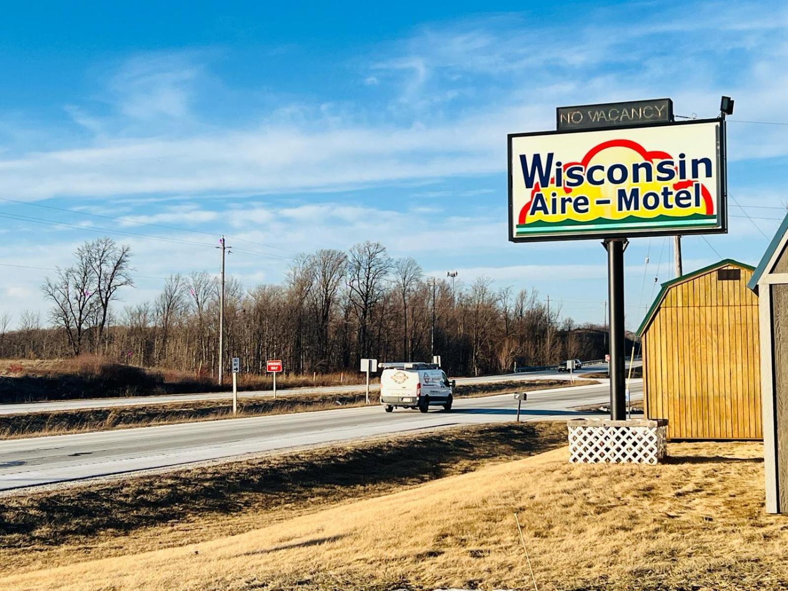 Motel Wisconsin-aire By Oyo Random Random Lake