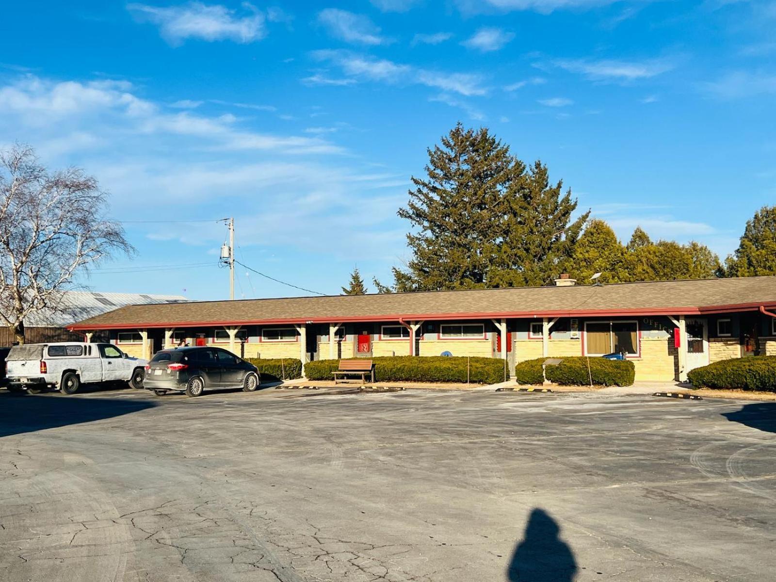 Wisconsin-aire By Oyo Random Motel